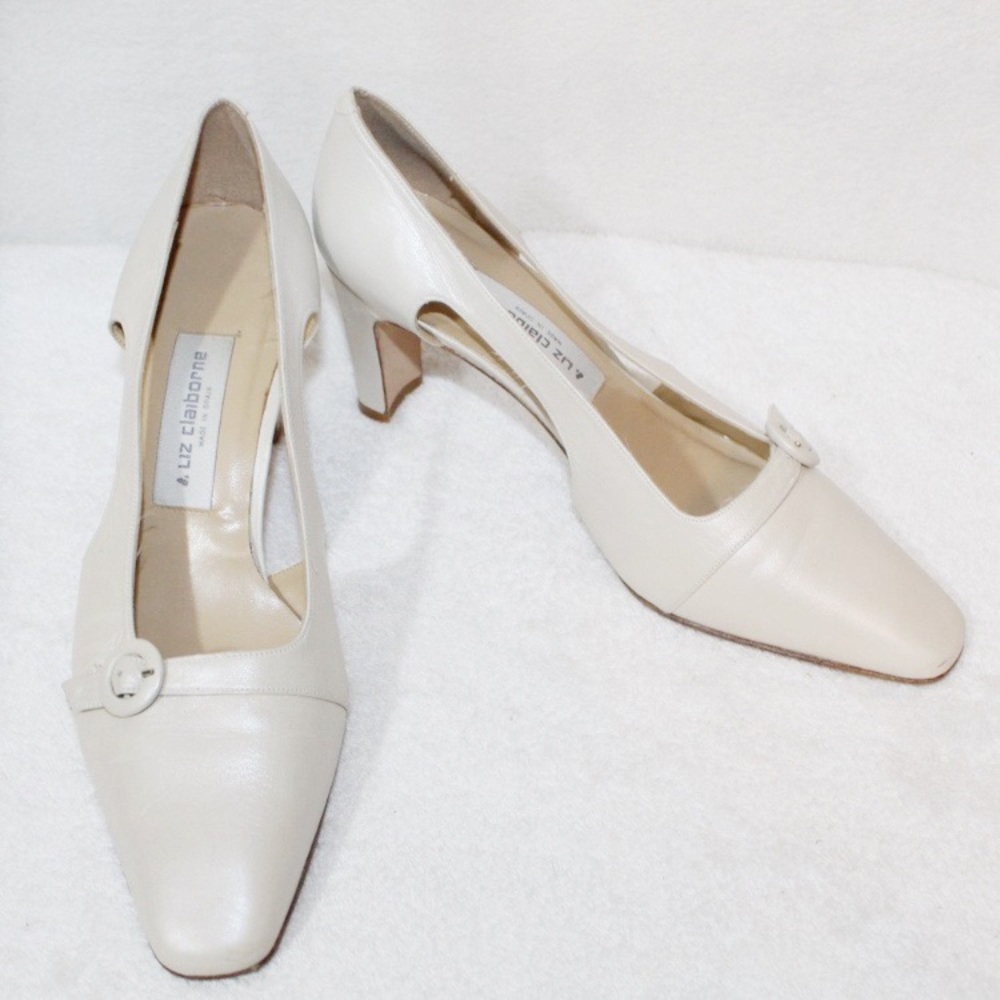 Vintage Liz Claiborne ivory square toe heels 80s